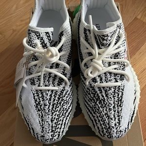 Yeezy Boost 350 V2 Zebra
